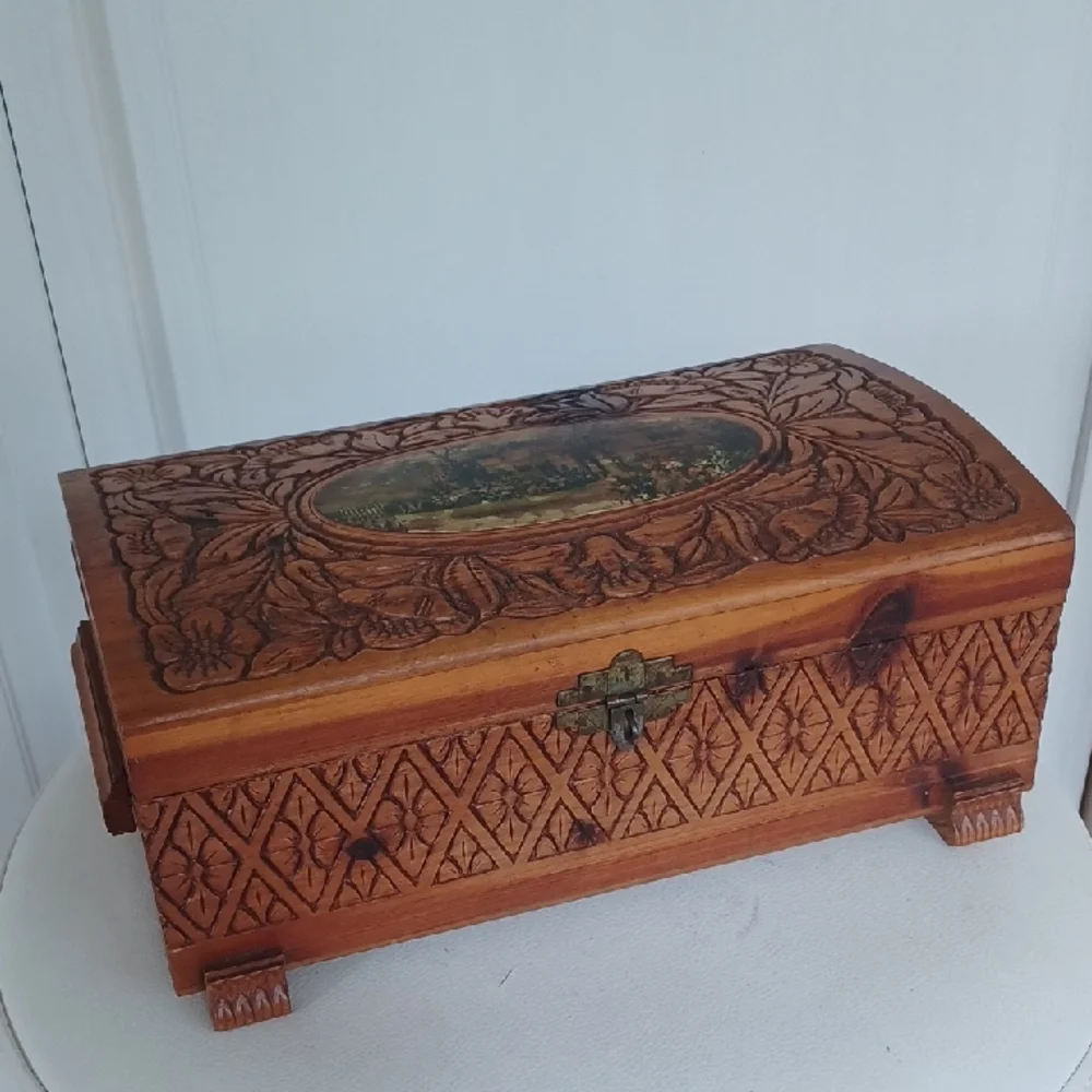 Vintage Brown Wooden Decorative Box Cedar Storagebox Hand Carved